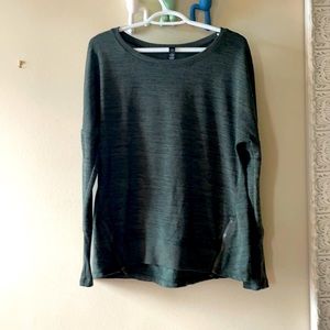 Cute green/black XL sweatshirt